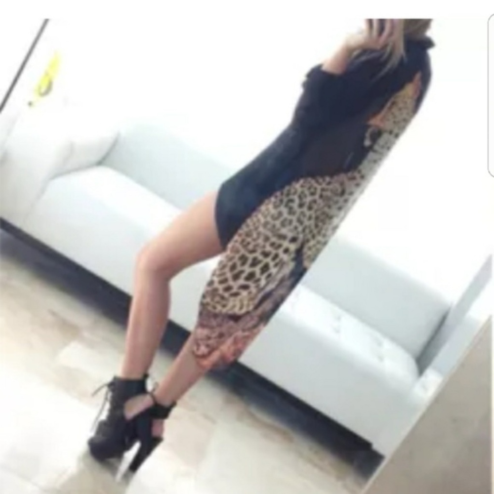 NWT Women's Leopard Print High-low button down